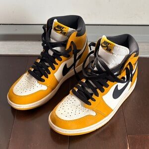 Nike Air Jordan 1 High OG in Yellow and White